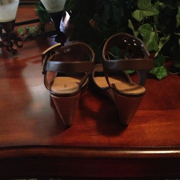 Shoes - Picture 3 of 3