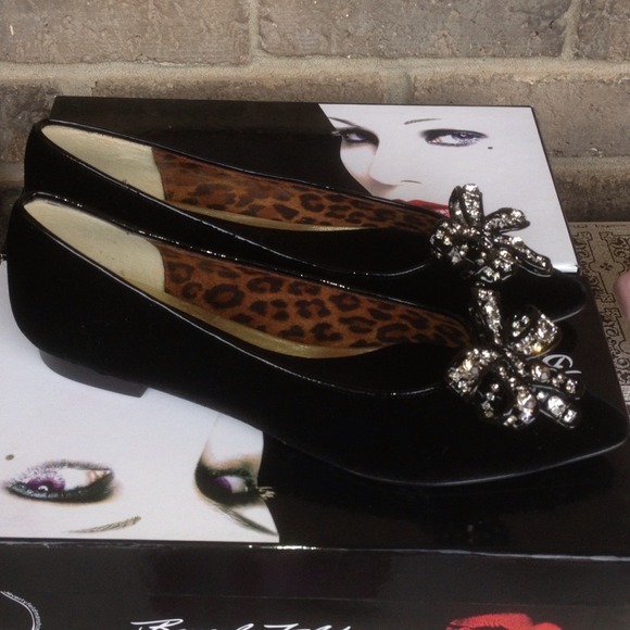 🎉🌟HOST PICK🎉Beverly Feldman pointy velvet flats - Picture 2 of 3