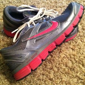 Nike dual fushion shoes