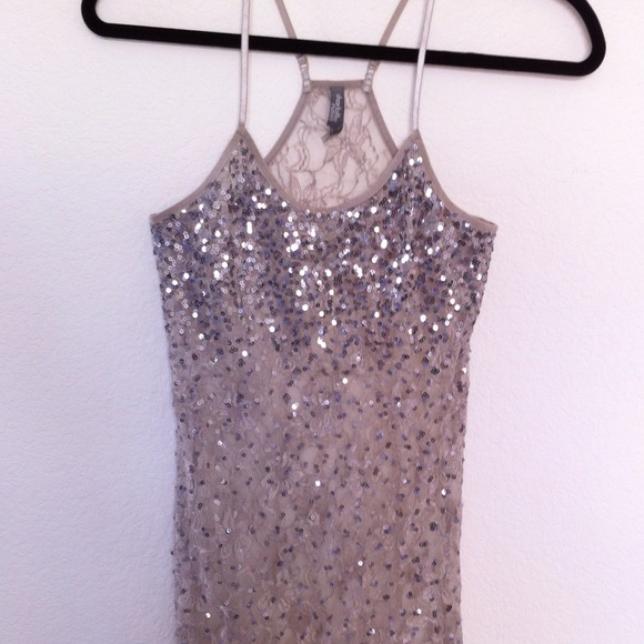 Sequences razor back top