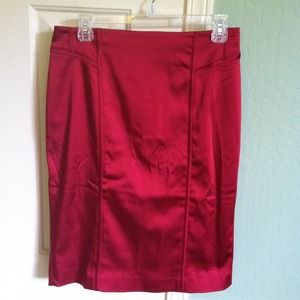 Gorgeous red knees length skirt