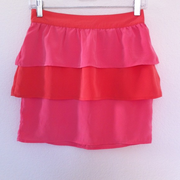 Brand new H&M spring color skirt