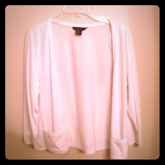 Plain white half sleeve cardigan!
