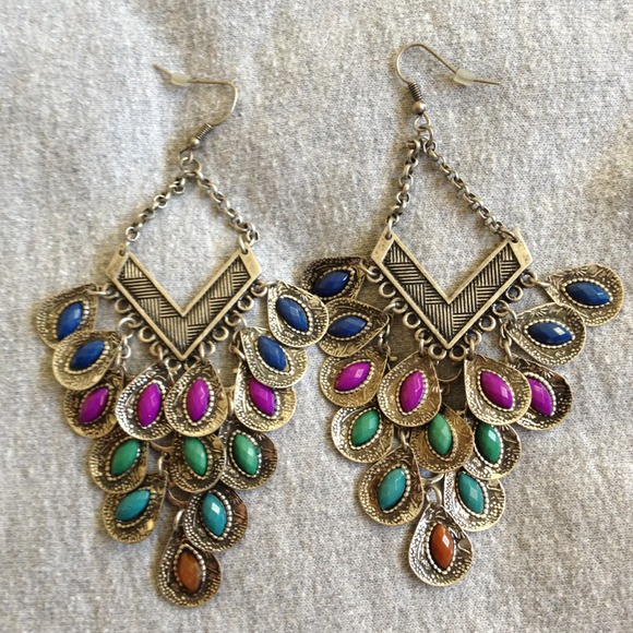SOLD!!!! ;)NWOT vintage earrings...