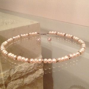 Faux pearl necklace and earring set