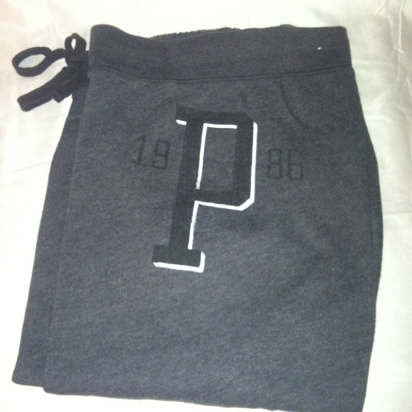 VS PINK CROPPED SWEATS