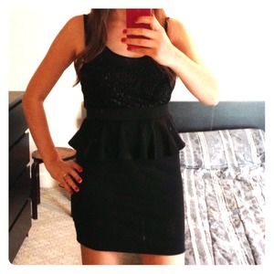❌❌SOLD❌❌Black peplum dress