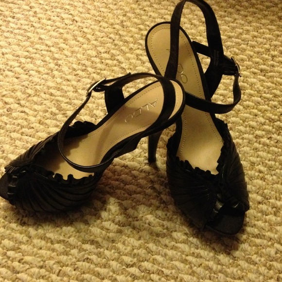 Shoes - Picture 2 of 2