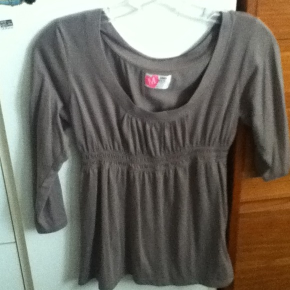 Plain half sleeve top - Picture 1 of 1