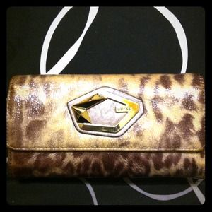 Trifold purple Guess wallet