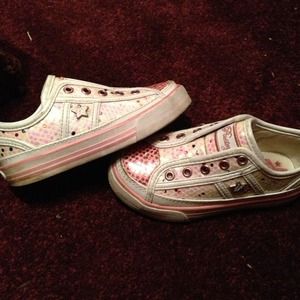 9c toddler pastry sneakers