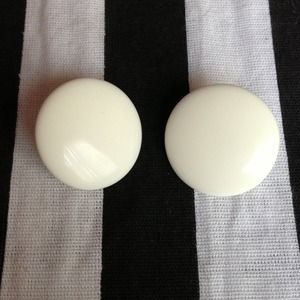 White retro looking earrings