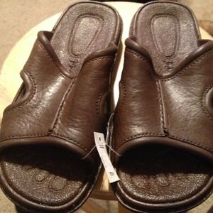 Nwt men's sz 9 water sandals