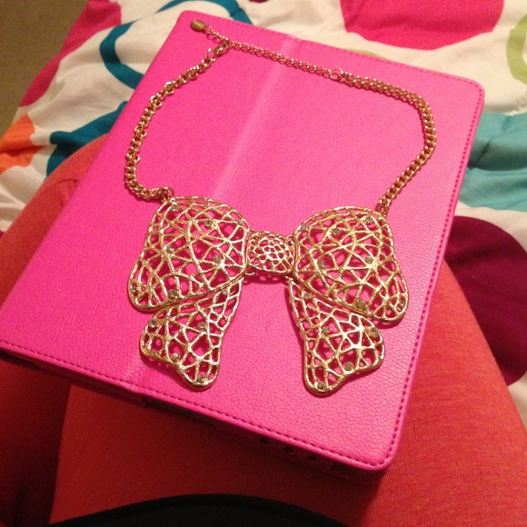 Bowtie Necklace