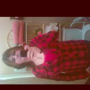 Red and black plaid shirt worn twice no stretch