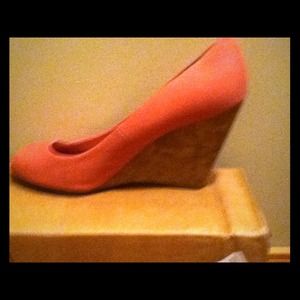 American eagle pink wedge