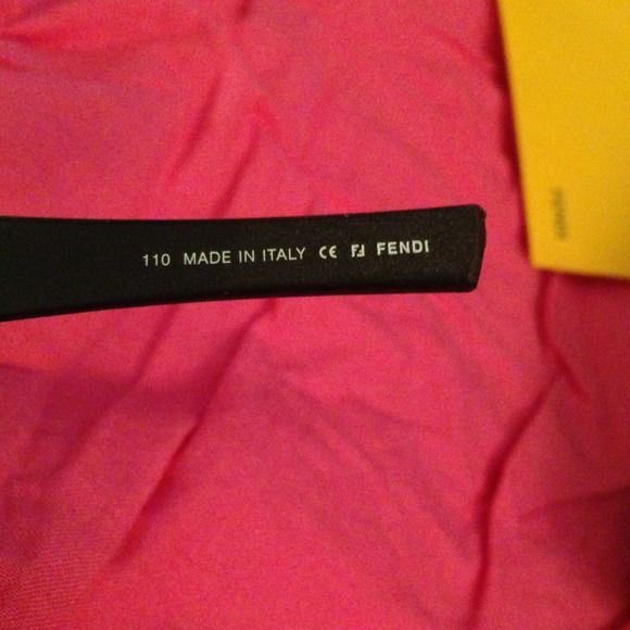 ?TRADED @sk06863 ?Authentic FENDI Sunglasses ?