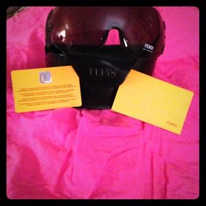 💥TRADED @sk06863 🎀Authentic FENDI Sunglasses 🎀