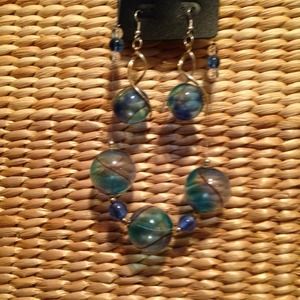 Necklace and earring set