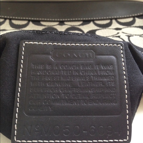 💯Authentic Coach Black Demi Purse - Picture 3 of 4