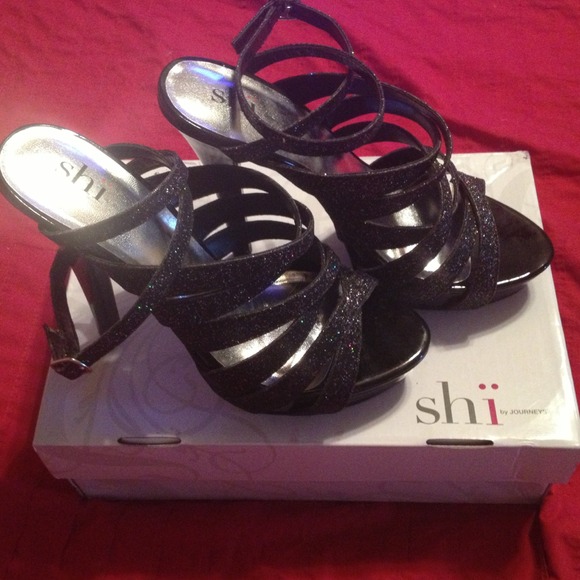 Shi glisten blk high heels