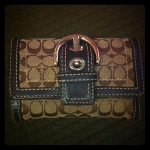 ✋ON HOLD✋Coach Khaki/Chocolate Wallet