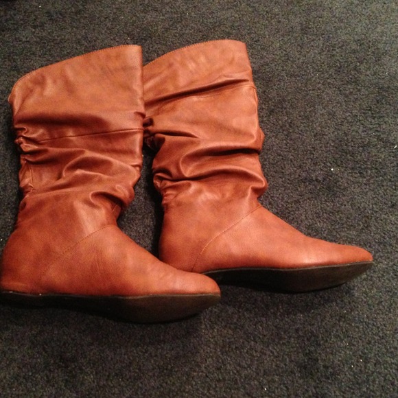 Flat boots price reduced ***