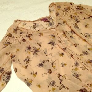 ⭐⭐sold⭐⭐Sheer floral top