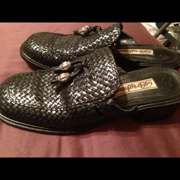 SOLD🎉🎉🎉🎉🎉🎉🎉🎉🎉🎉🎉🎉🎉🎉🎉Brighton Shoes!! - Picture 3 of 3