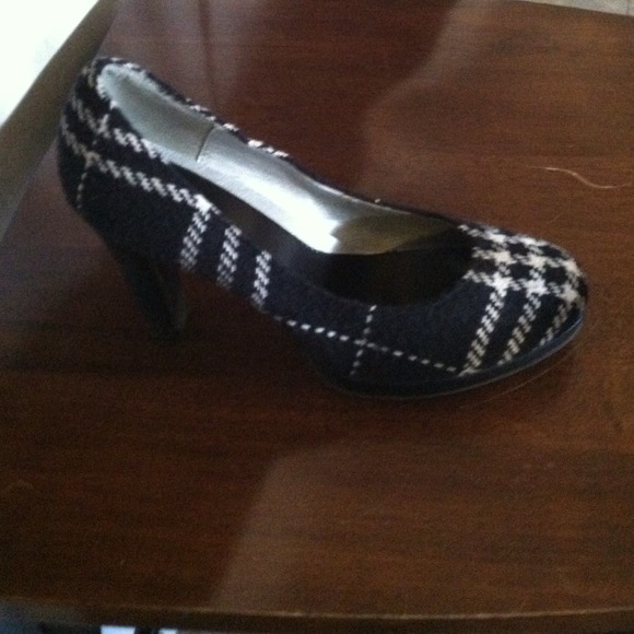 Candies Black and white tweed heels