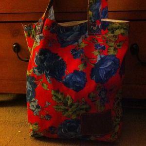 Abercrombie & Fitch Red Floral Tote Bag