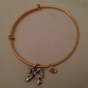 Juicy Couture Bracelet with Bow Charm