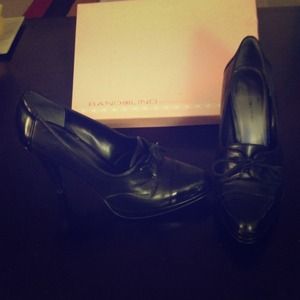 Like new! Very lightly worn