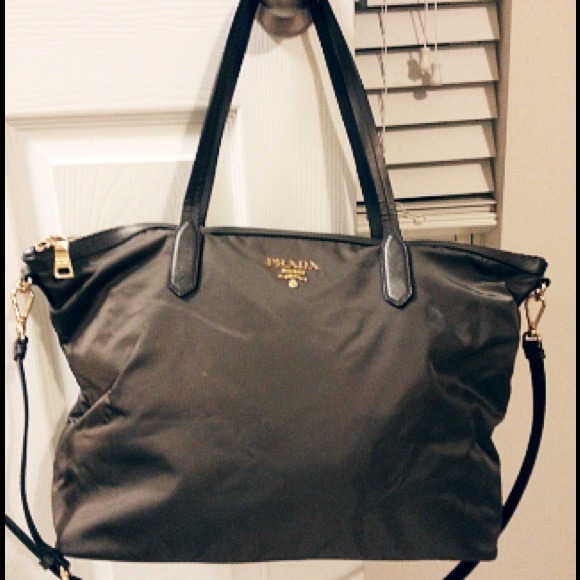100%%%auth. Prada shoulder bag! Trade YES! - Picture 2 of 4