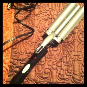 Brand New Revlon 3 Barrel Curling Iron/Crimper