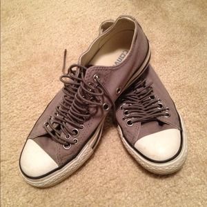 Gray women's Converse - Chucks!