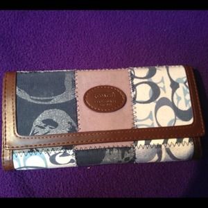 Plaid Coach tri fold wallet! Great condition