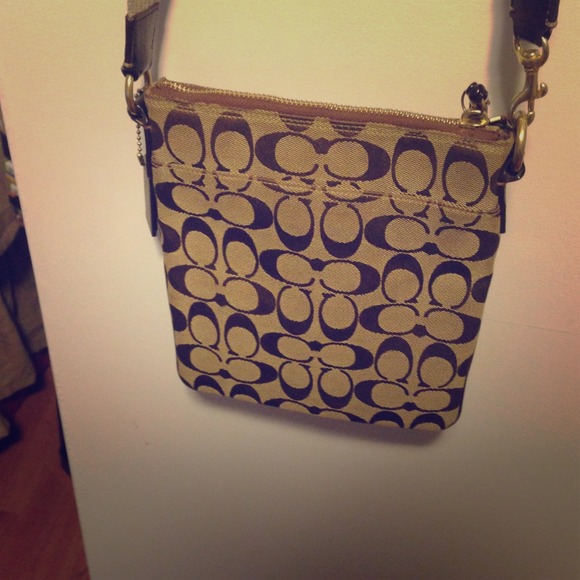 Cross body coach