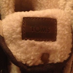Toms sheep fur sneakers