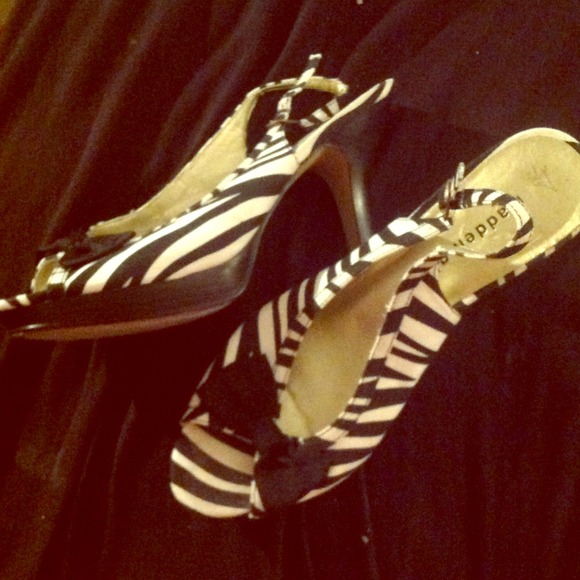 Madden girl size 8 zebra heels used