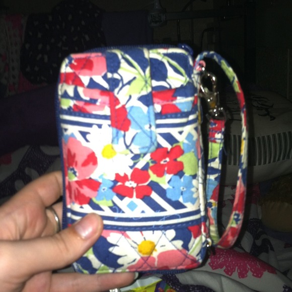 Vera wristlet