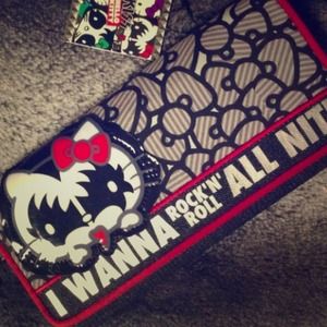 BUNDLE Hello Kitty KISS -Reserved