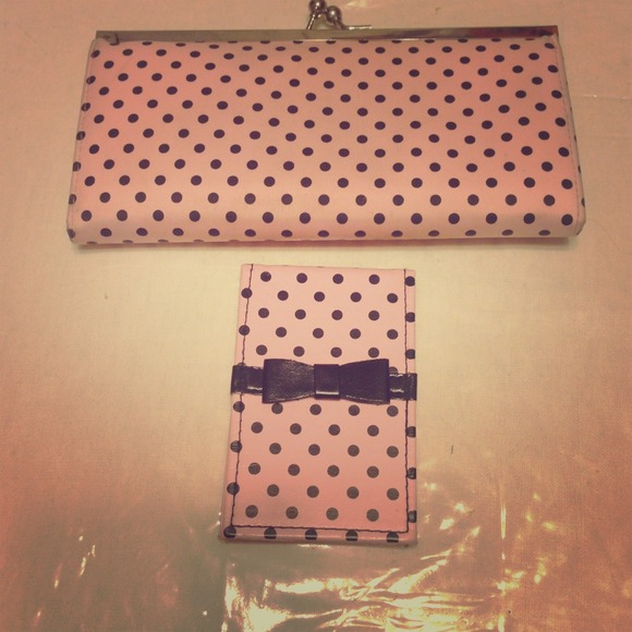 ***Sold*** Polka Dot Wallet and Mirror Set!