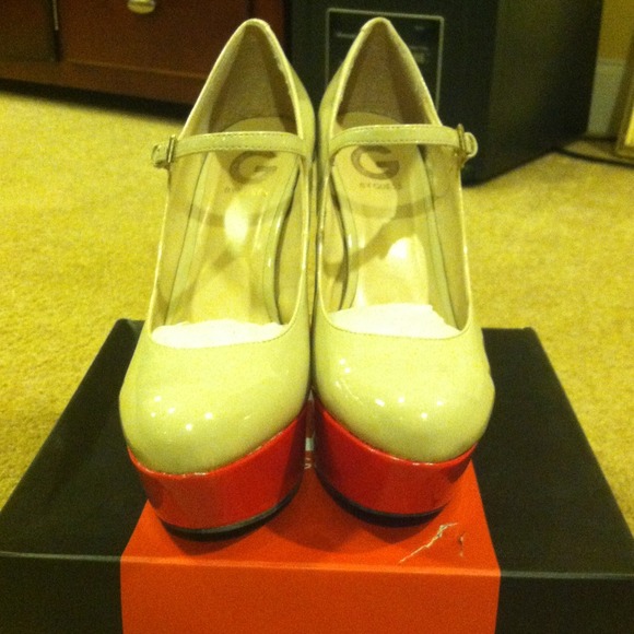 Pin-up Mary Jane pumps!