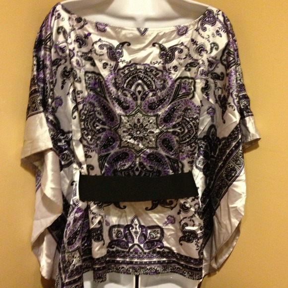 🌀SOLD🌀Beautiful top - Picture 4 of 4