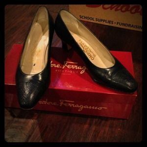 Vintage Ferragamo size 6B-REDUCED!💸