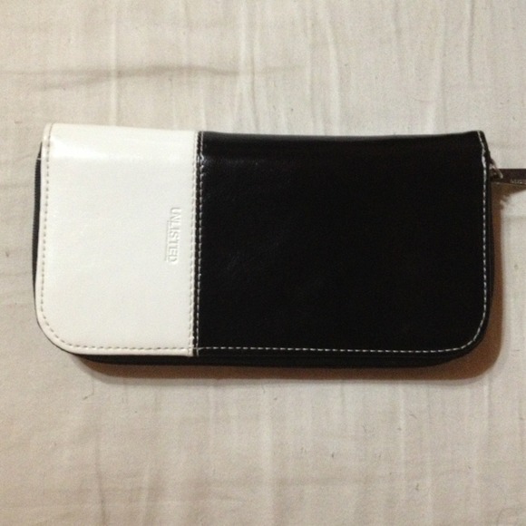 *Traded w/Melissa* Kenneth Cole Unlisted wallet