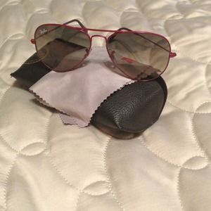 Pink aviator Ray Bans