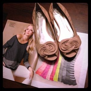 Sold- Nude pink floral peep toe flats