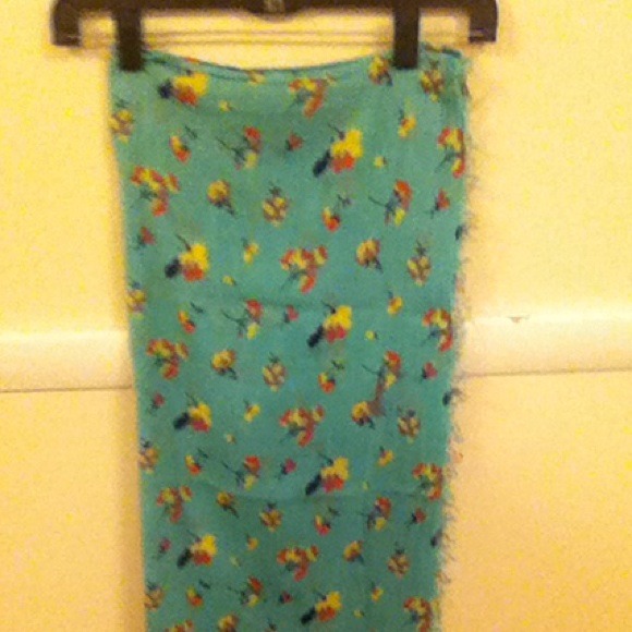 Spring time scarf - Picture 2 of 3